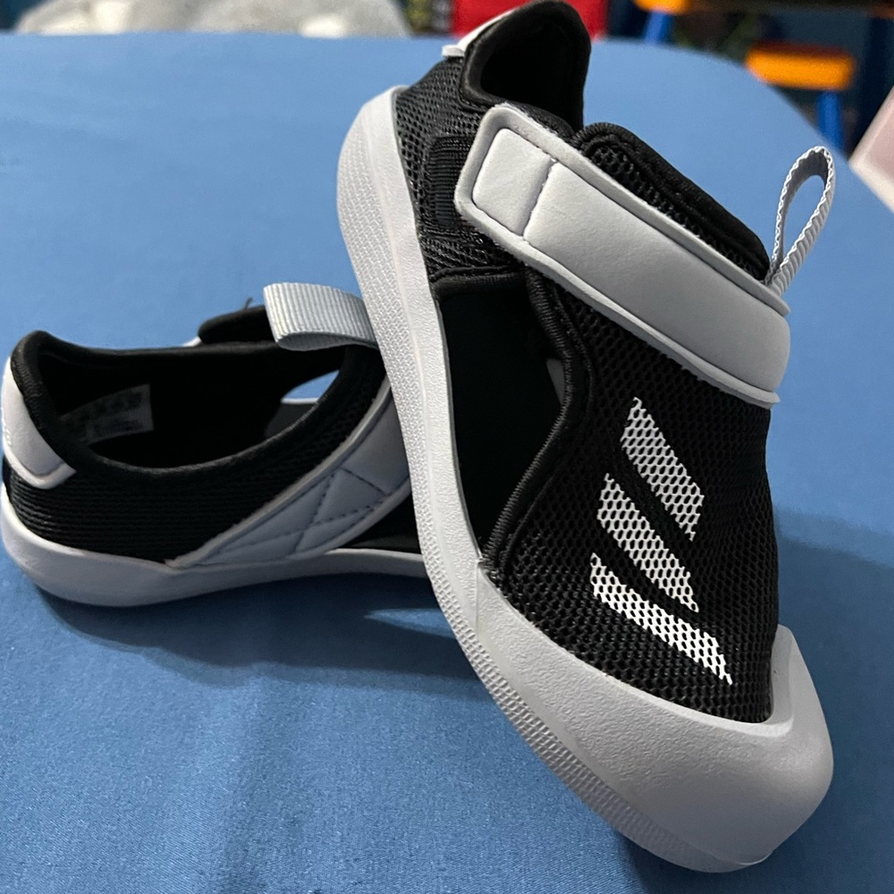 Adidas, black, size 10 toddler kids